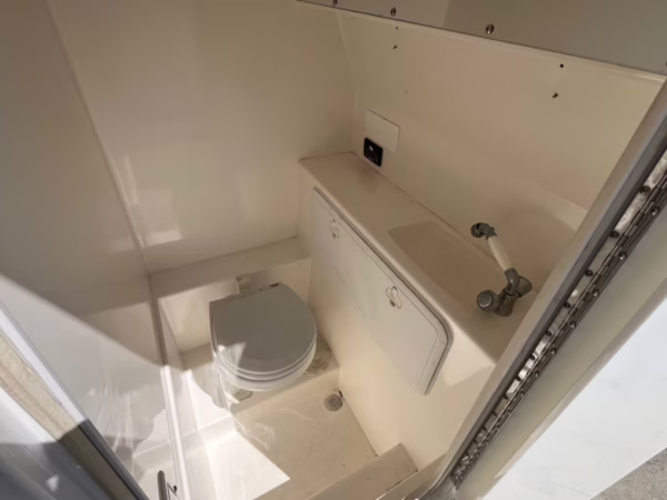 2008 Jefferson Yachts FS35 Sports Boat Twin Mercury Verado 2021 Trailer — photo 17