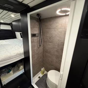 2022 Mercedes-Benz Sprinter 3500XD — photo 47