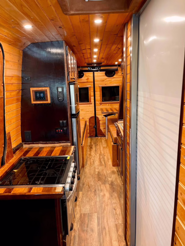2021 Mercedes-Benz Sprinter 2500 4×4 — photo 89