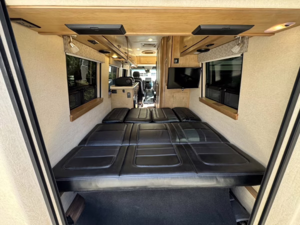 2016 Mercedes-Benz Sprinter 3500 Coachmen Galleria 24SQ — photo 19