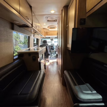 2016 Mercedes-Benz Sprinter 3500 Coachmen Galleria 24SQ — photo 21