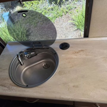 2016 Mercedes-Benz Sprinter 3500 Coachmen Galleria 24SQ — photo 22